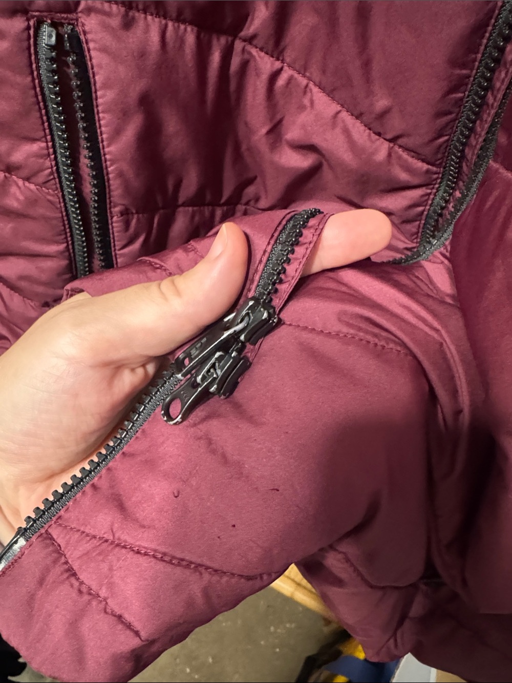 The North Face Women’s Hooded Puffer Jacket - cranberry - Picture 7 of 15